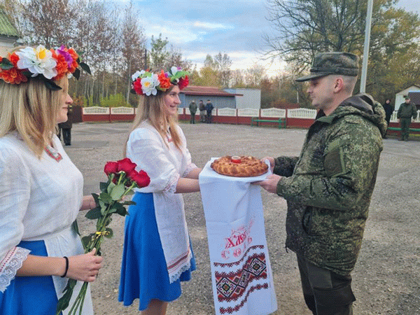 Сдерживание западной границы: новые региональные группы (силы) союзных национальных сил.