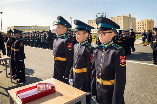 Смех и слезы: история четырех учеников семестровой Президентской школы